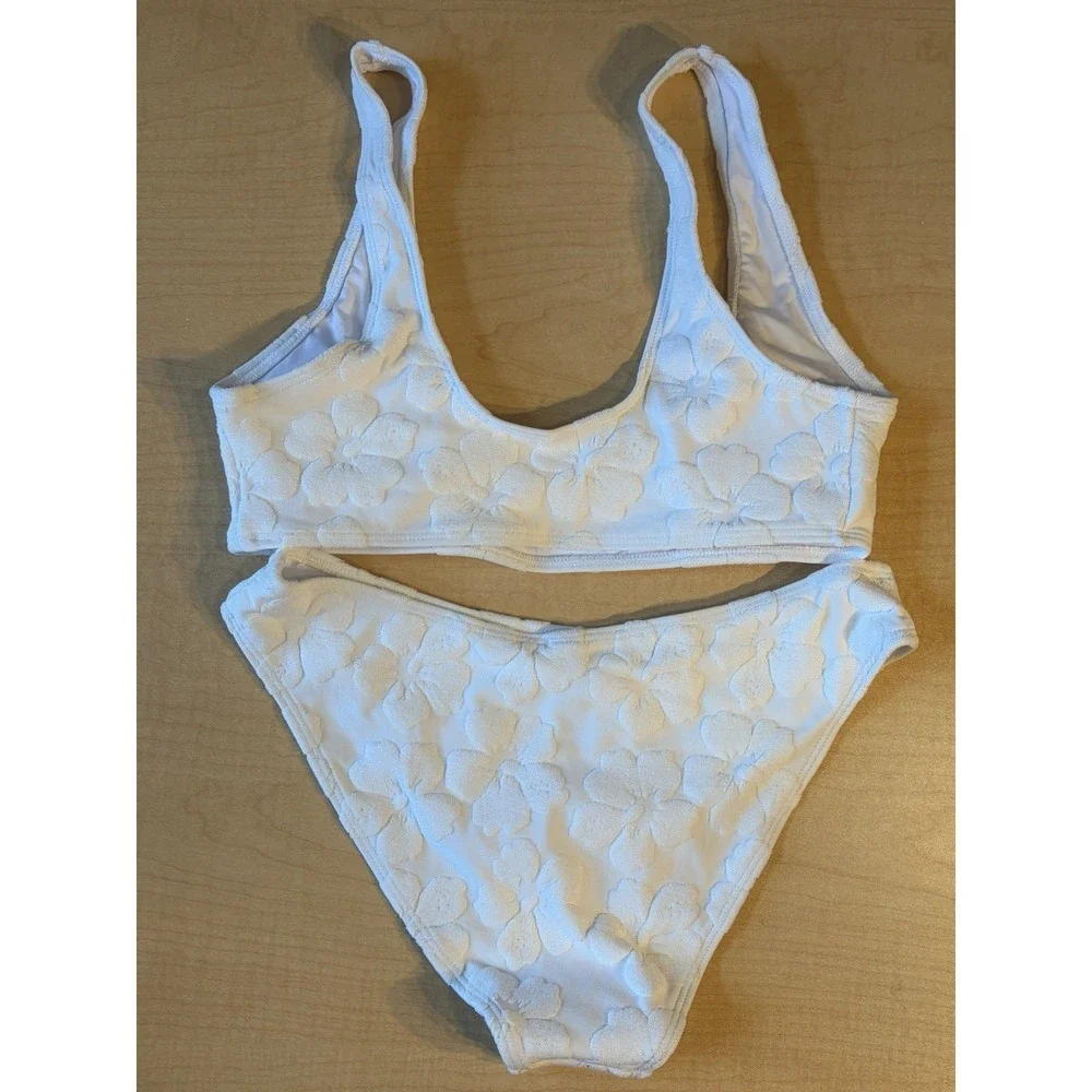 White Floral Textured Bikini Set‎ Women's Size Small 2-Piece Swimsuit
